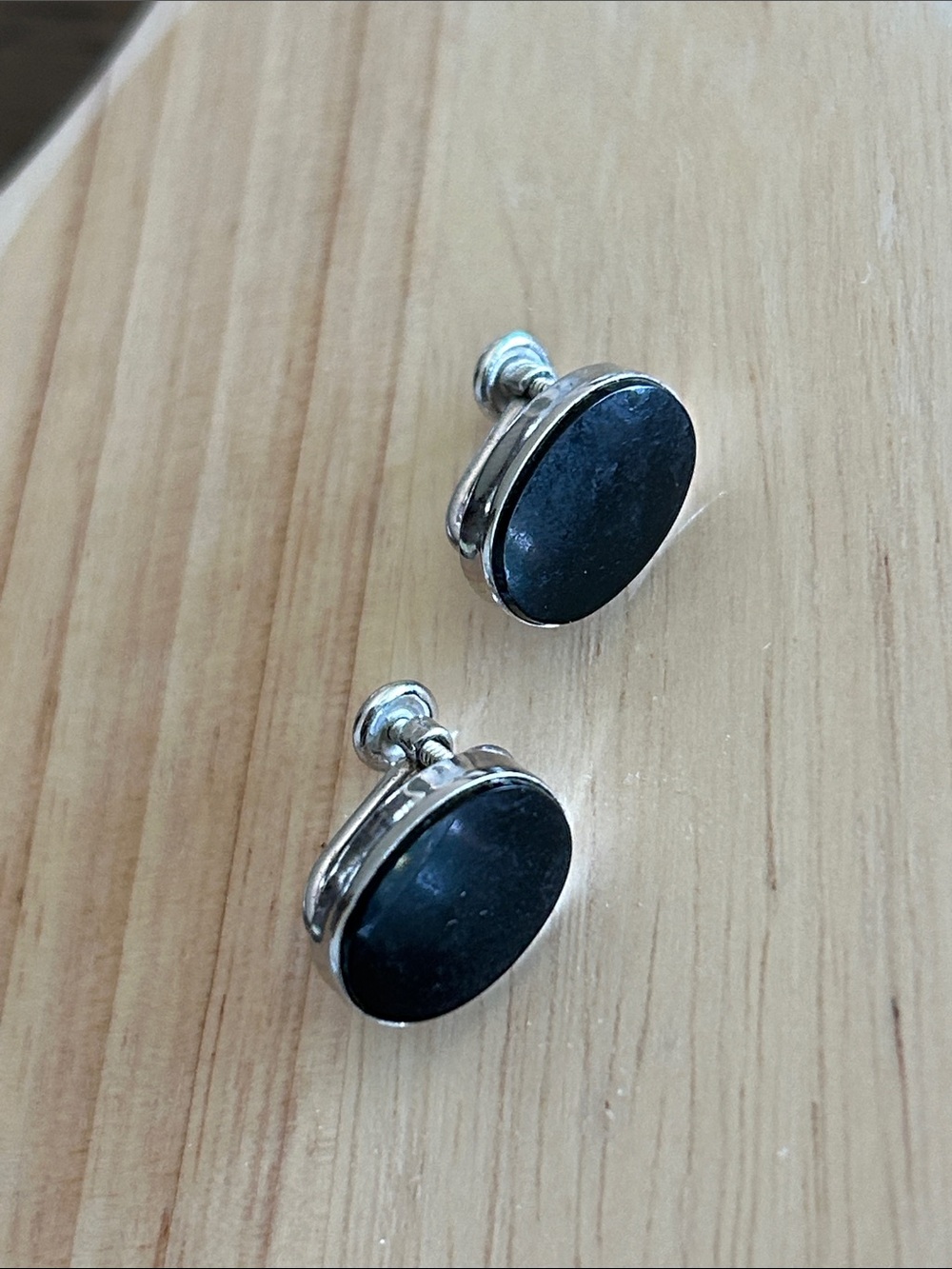 Vintage Van Dell Onyx Screw back Earrings